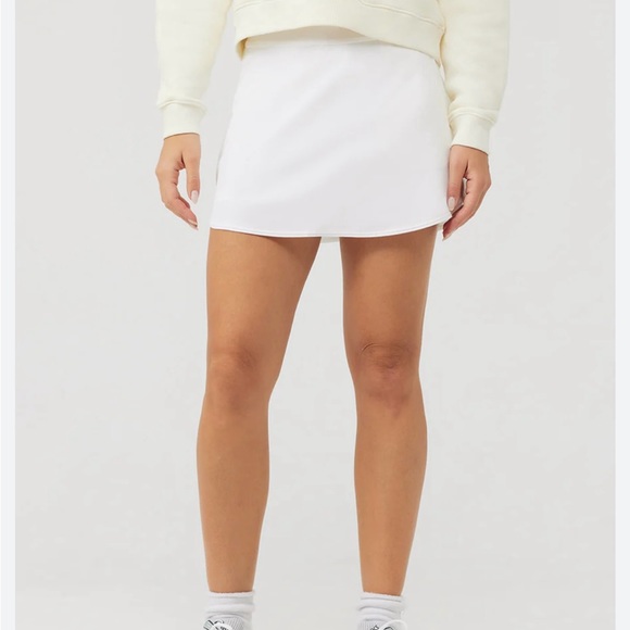 NWT Outdoor Voices The Exercise Skort in White - Picture 1 of 4